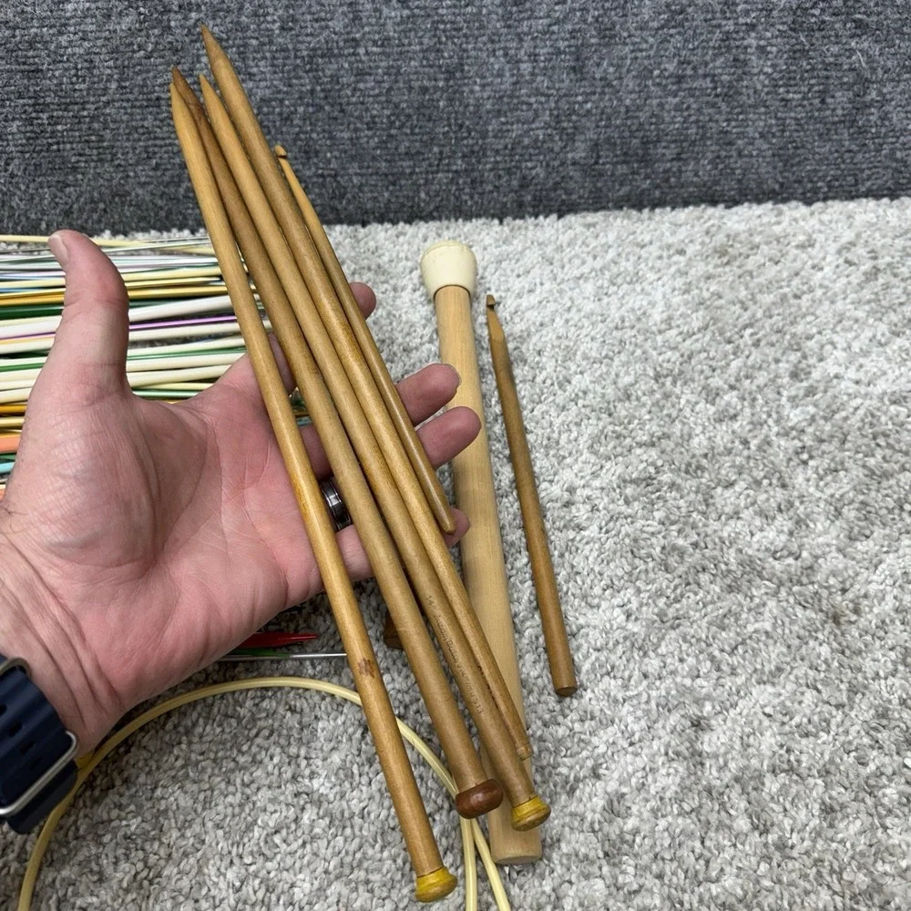 HUGE LOT ‎ crochet knitting needles hooks metal wood plastic  (READ)
